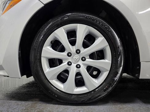 Used 2021 Toyota Corolla LE FWD image 5