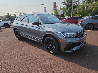 Used 2024 Volkswagen Tiguan SE R-Line
