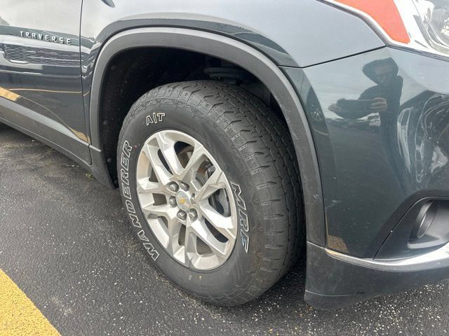 Used 2020 Chevrolet Traverse LT FWD image 3