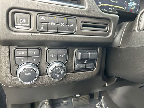 Used 2022 GMC Yukon XL SLE image 21