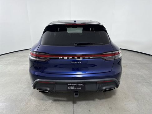 Certified 2023 Porsche Macan image 6