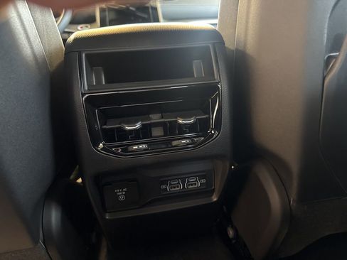 New 2025 Jeep Grand Cherokee Laredo w/ Luxury Tech Group I image 36