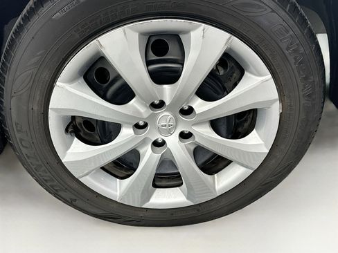 Used 2024 Toyota Corolla LE FWD image 11