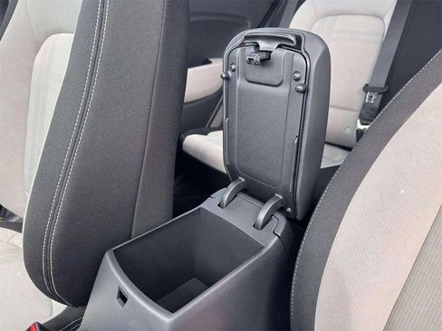 Certified 2026 Hyundai Venue SEL FWD image 18