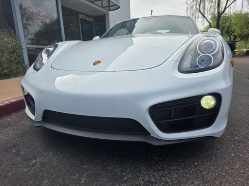 Used 2016 Porsche Cayman RWD image 3