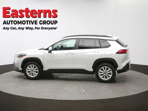 Used 2023 Toyota Corolla Cross LE image 59