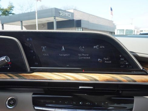 Used 2023 Cadillac Escalade ESV Premium Luxury Platinum w/ Heavy-Duty Trailer Package AWD/4WD image 54