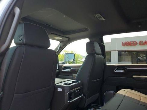 New 2026 GMC Sierra 2500 Denali AWD/4WD image 9