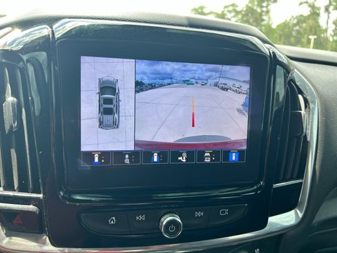 Used 2023 Chevrolet Traverse High Country w/ LPO, 'HIT The Road' Package FWD image 11