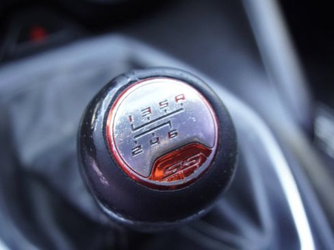 Used 2016 Chevrolet Camaro SS RWD image 23