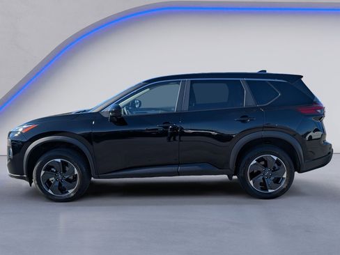 Used 2025 Nissan Rogue SV image 7