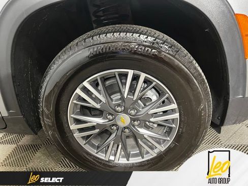 Used 2026 Chevrolet Traverse LT w/ Driver Confidence Package AWD/4WD image 23
