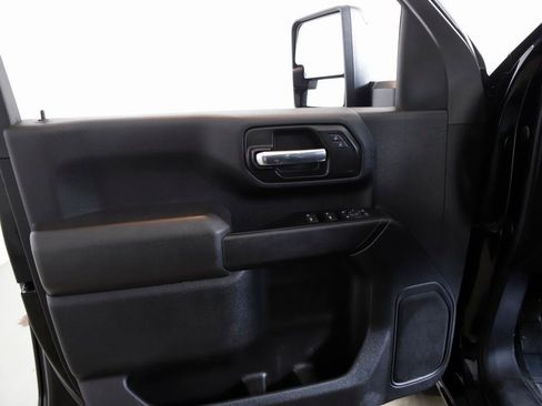 Used 2022 Chevrolet Silverado 2500 Custom image 12