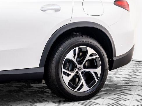 New 2025 Mercedes-Benz GLC 350e 4MATIC image 31