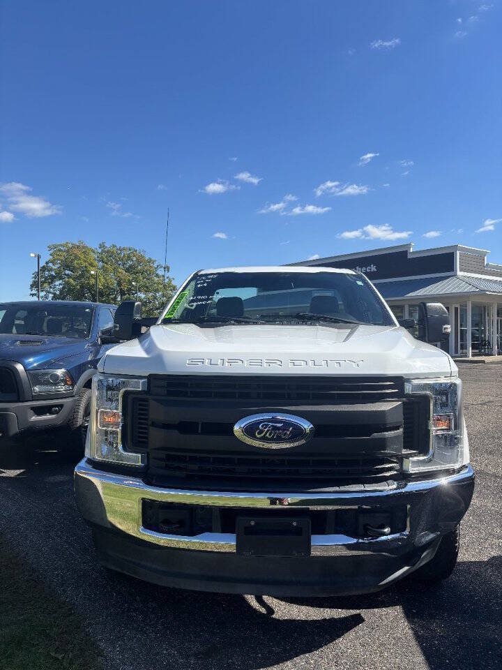 Used 2018 Ford F250 XL w/ Power Equipment Group AWD/4WD image 3