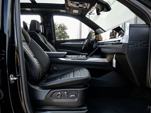 Used 2025 Cadillac Escalade V image 49