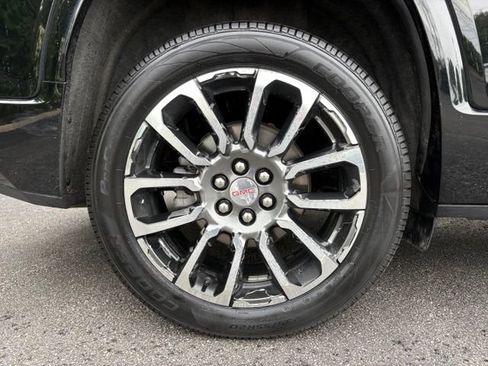 Used 2020 GMC Acadia Denali w/ Denali Ultimate Package AWD/4WD image 16
