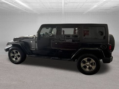 Used 2016 Jeep Wrangler Unlimited Sahara AWD/4WD image 4
