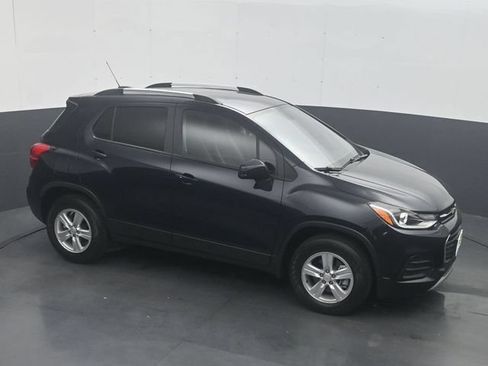 Used 2022 Chevrolet Trax LT w/ LT Convenience Package AWD/4WD image 21