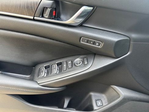 Used 2021 Honda Accord Touring image 13