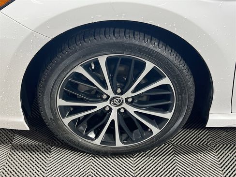 Certified 2019 Toyota Camry SE image 26