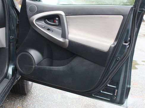 Used 2010 Toyota RAV4 4WD image 18