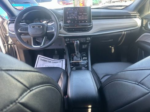 Used 2024 Jeep Compass Limited image 21