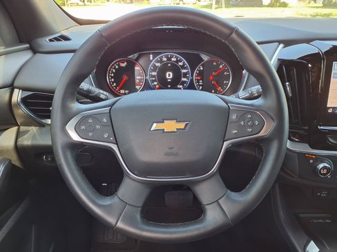 Used 2023 Chevrolet Traverse Premier FWD image 23