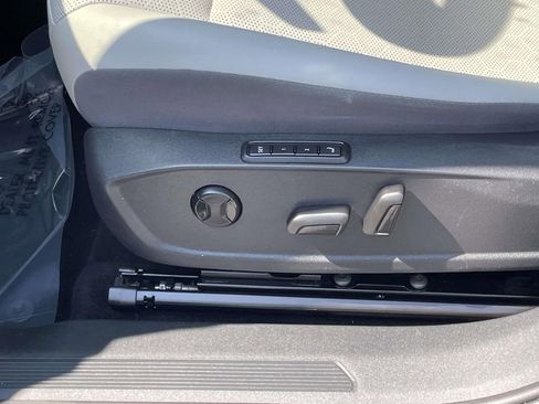 Used 2022 Volkswagen ID.4 Pro S image 18