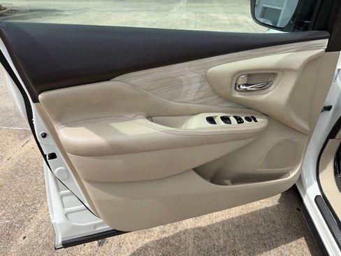 Used 2017 Nissan Murano SV FWD image 13