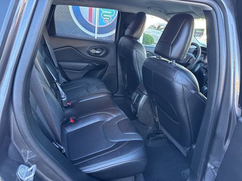 Used 2023 Jeep Cherokee Altitude Lux image 53