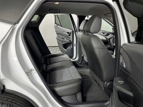 Used 2024 Chevrolet Trax LT w/ Driver Confidence Package FWD image 39