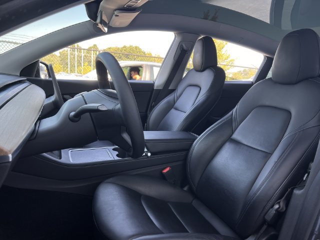Used 2021 Tesla Model Y 2WD image 12
