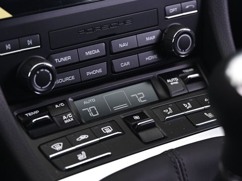 Used 2025 Porsche 718 Cayman image 29