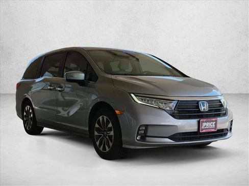 Used 2024 Honda Odyssey EX-L image 3