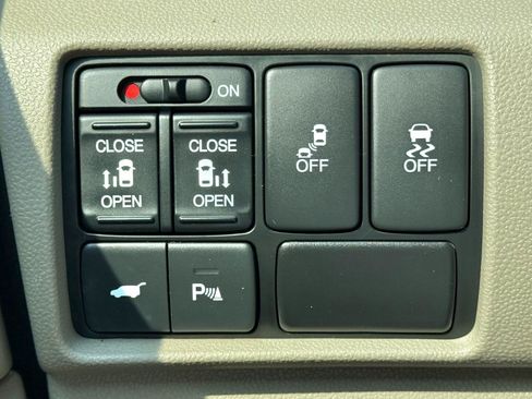 Used 2011 Honda Odyssey Touring image 18