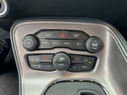 Used 2023 Dodge Challenger R/T w/ Plus Package image 18
