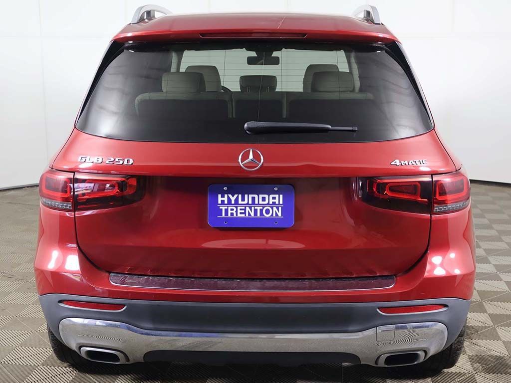 Used 2022 Mercedes-Benz GLB 250 4MATIC image 10