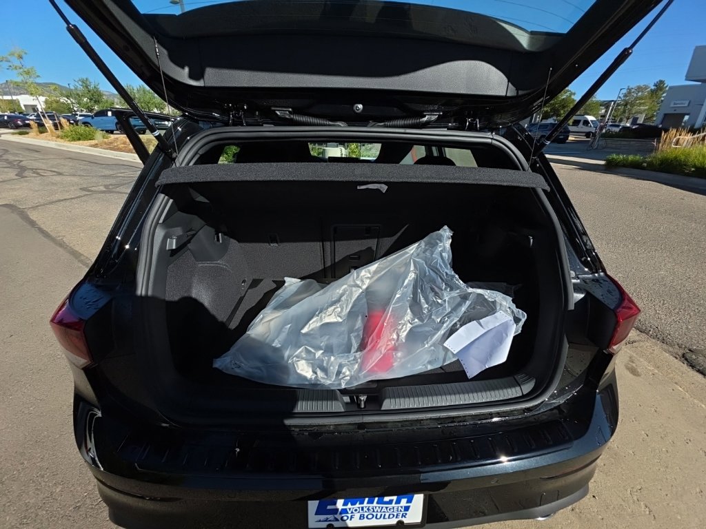 New 2026 Volkswagen GTI SE FWD image 24