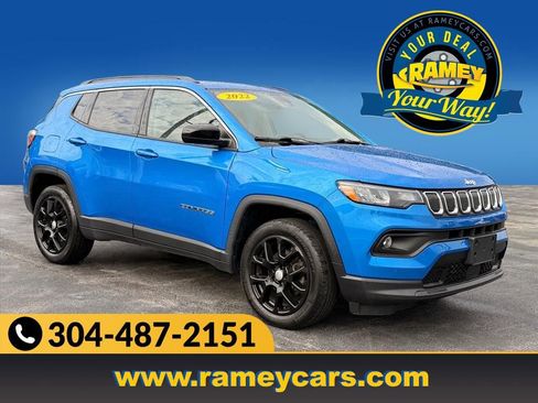 Used 2022 Jeep Compass Latitude w/ Sun and Sound Group AWD/4WD image 1