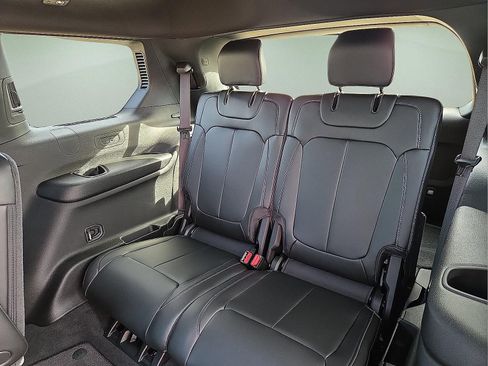 New 2026 Jeep Grand Cherokee L Limited image 10