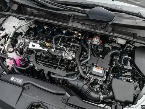 Used 2025 Toyota Prius LE FWD image 28