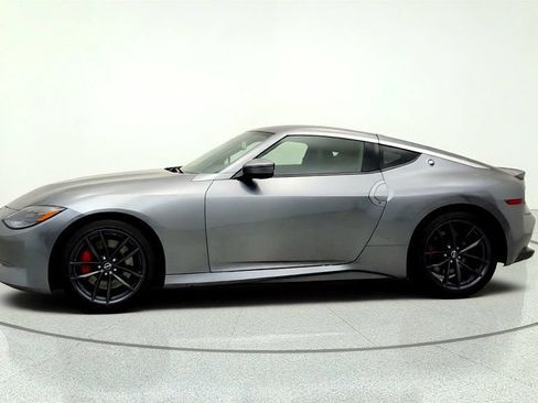 Used 2025 Nissan Z Performance w/ Floor Mat Package RWD image 8