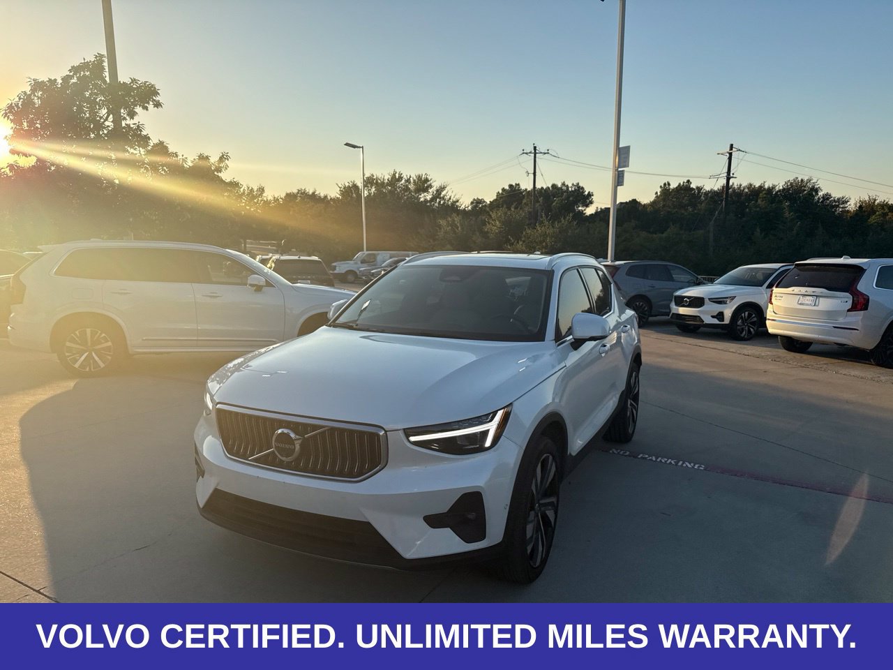 Certified 2024 Volvo XC40 B5 Ultimate w/ Protection Package Premier AWD/4WD image 3