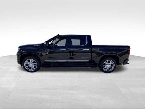 Used 2026 Chevrolet Silverado 1500 High Country w/ High Country Premium Package AWD/4WD image 3