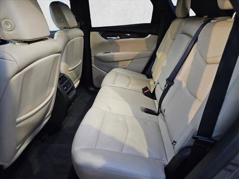 Used 2018 Cadillac XT5 FWD image 19