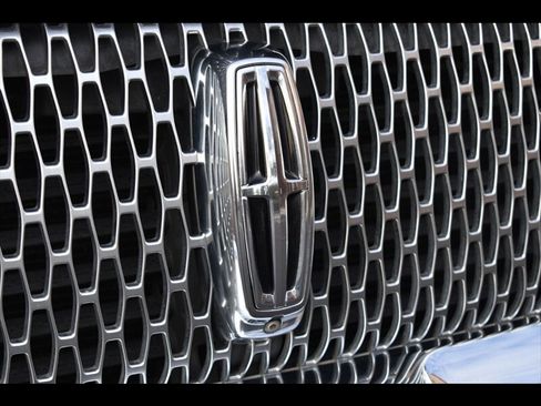 Used 2018 Lincoln Navigator L Select image 52