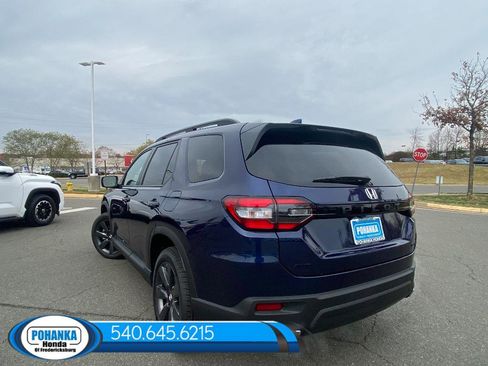 New 2025 Honda Pilot Sport image 3