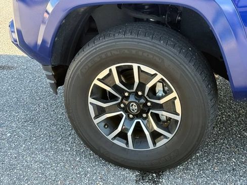 Used 2023 Toyota Tacoma TRD Sport w/ Technology Package AWD/4WD image 5