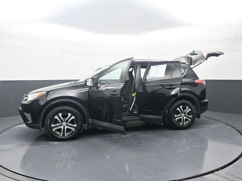 Used 2017 Toyota RAV4 LE image 39